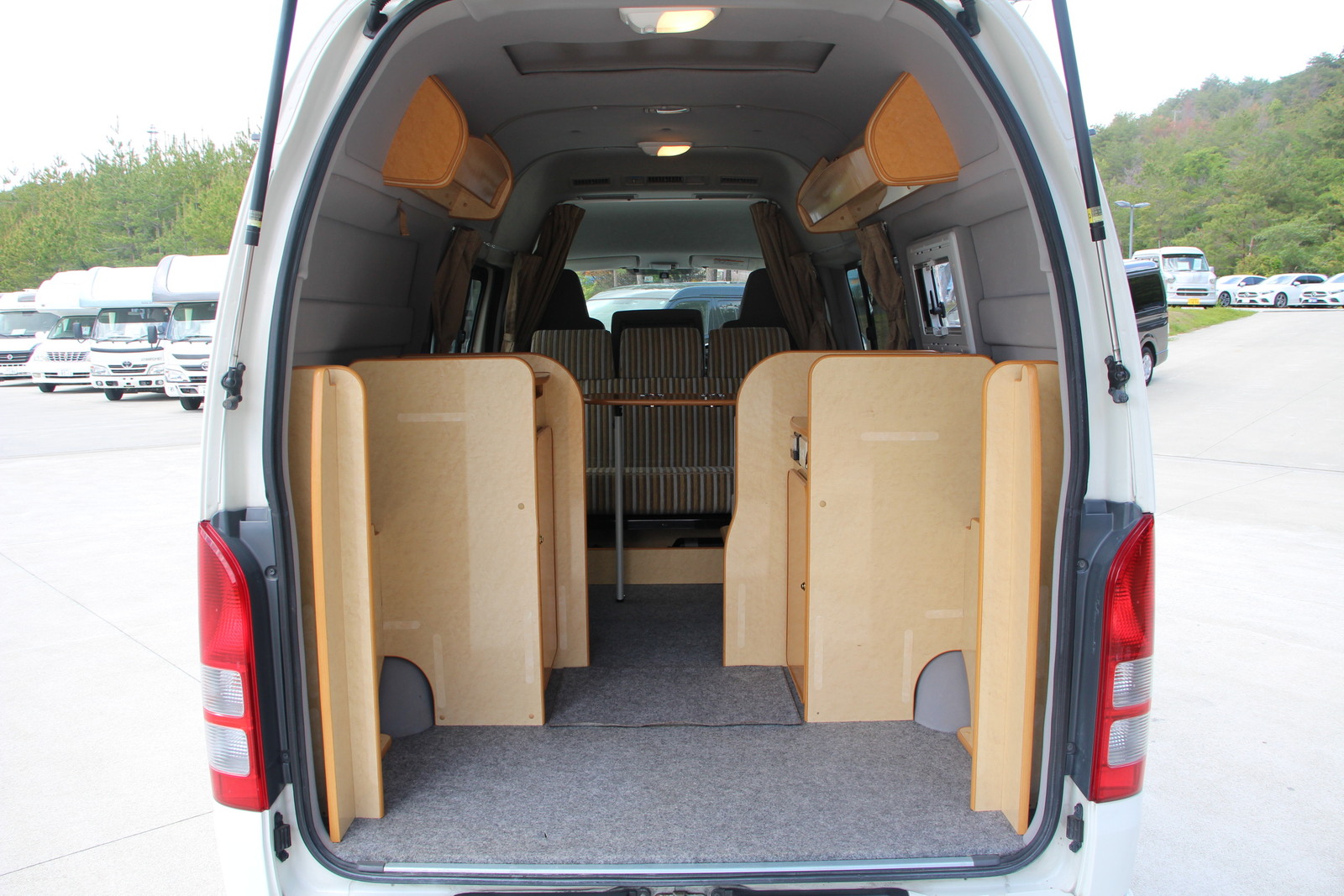 キャンピングカーバンコン