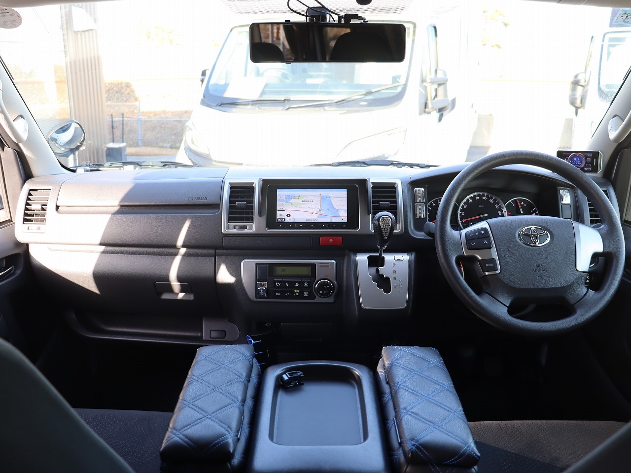 キャンピングカーバンコン