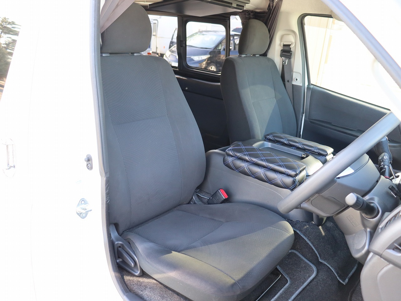 キャンピングカーバンコン