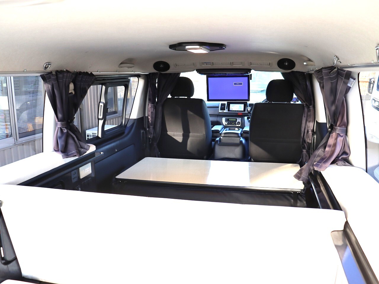 キャンピングカーバンコン