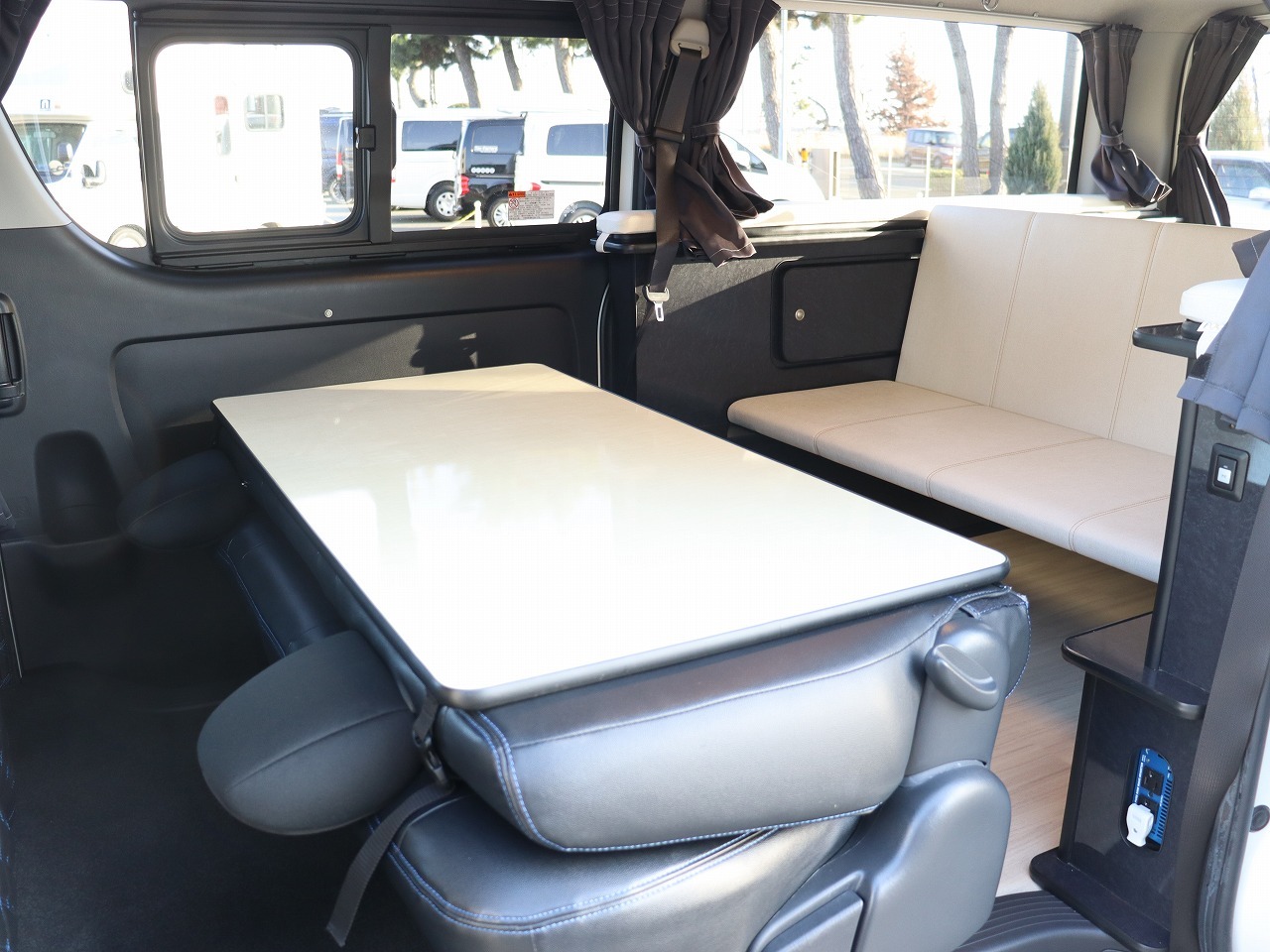 キャンピングカーバンコン