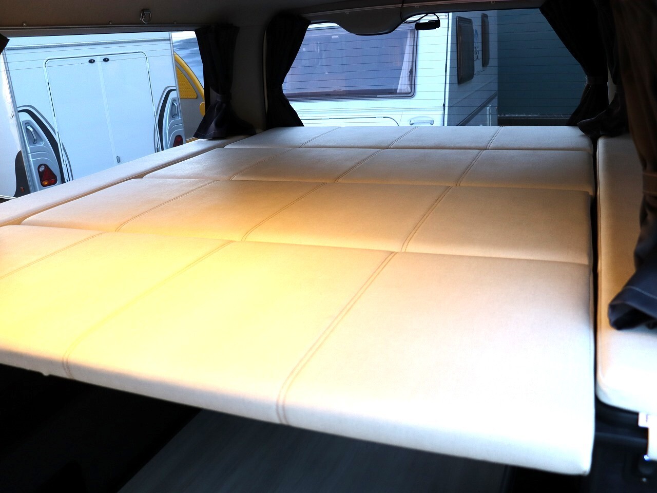 キャンピングカーバンコン