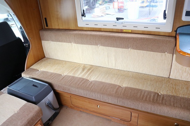 キャンピングカーキャブコン