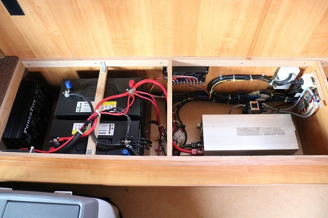 キャンピングカーキャブコン