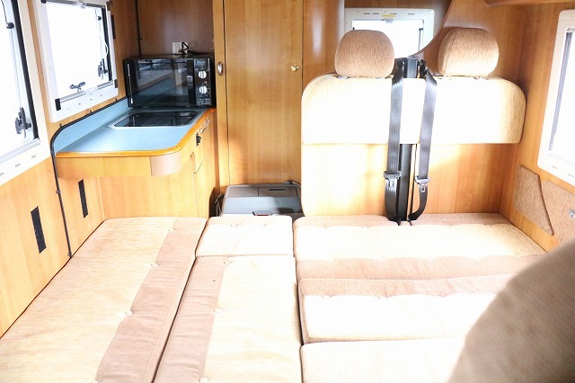 キャンピングカーキャブコン