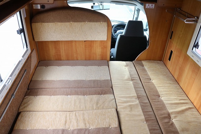 キャンピングカーキャブコン