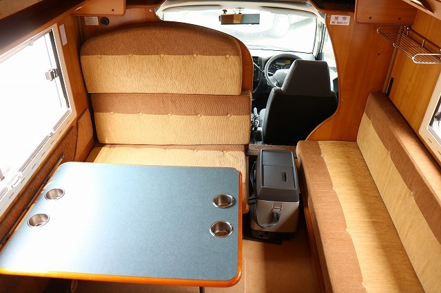 キャンピングカーキャブコン