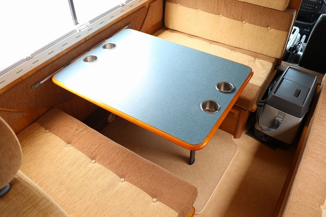 キャンピングカーキャブコン