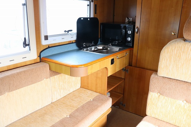 キャンピングカーキャブコン