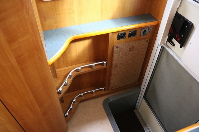 キャンピングカーキャブコン