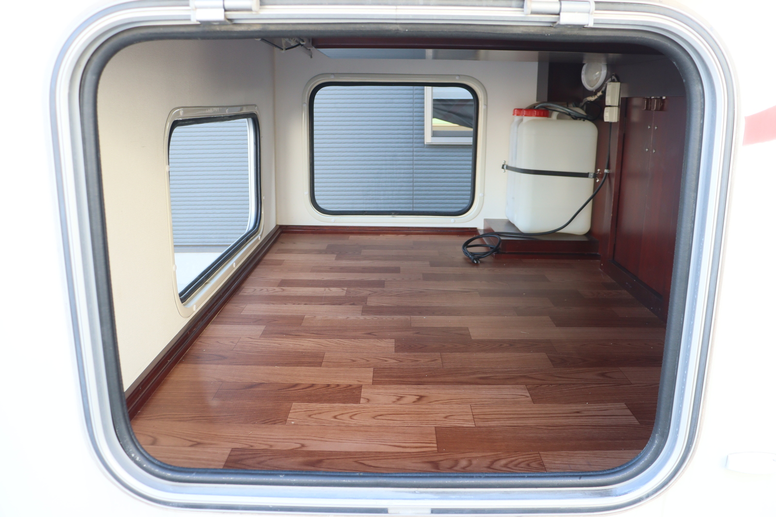 キャンピングカーキャブコン