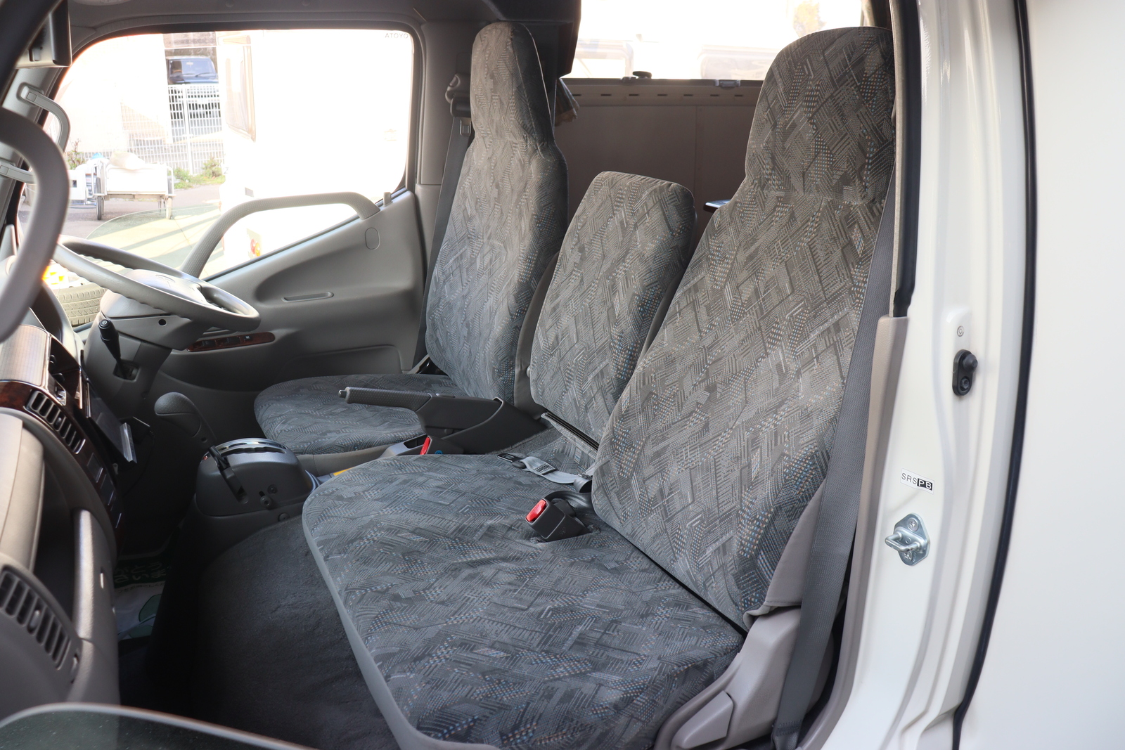 キャンピングカーキャブコン