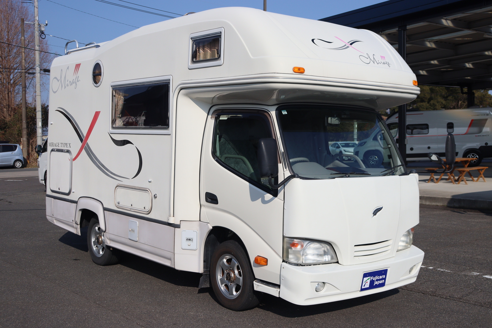 キャンピングカーキャブコン