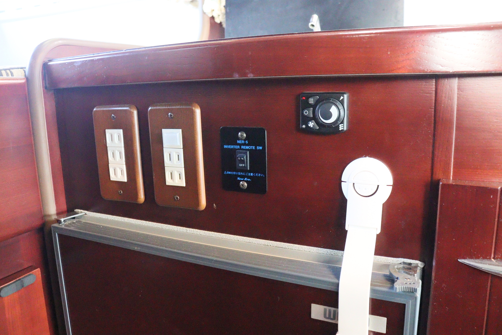 キャンピングカーキャブコン