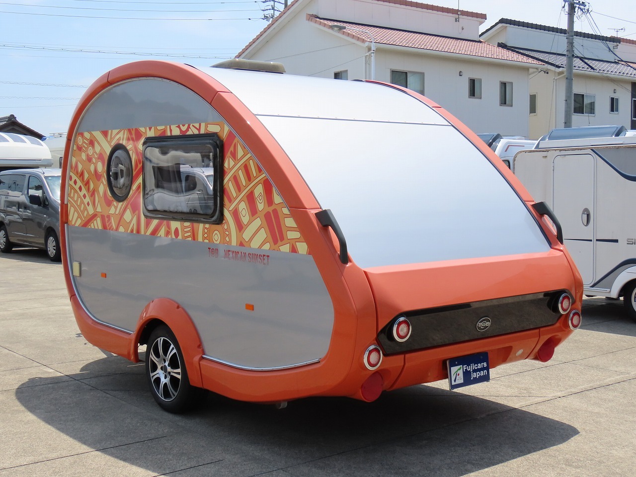 キャンピングカートレーラー