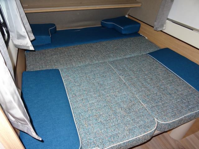 キャンピングカートレーラー