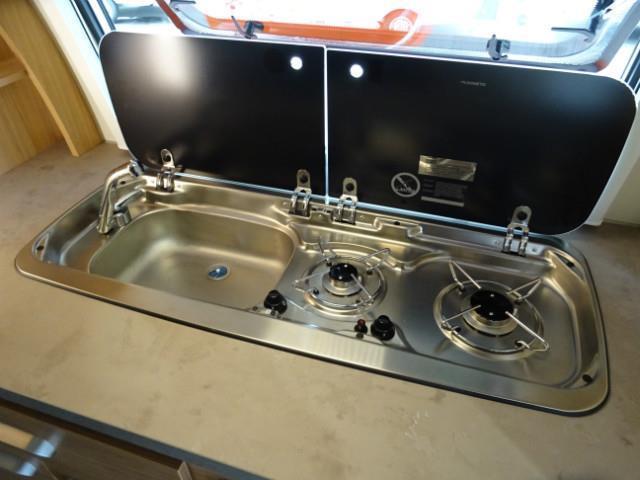 キャンピングカートレーラー