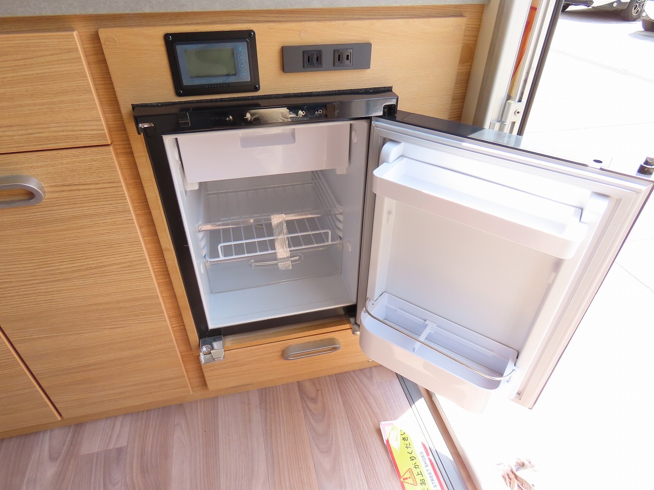 キャンピングカートレーラー