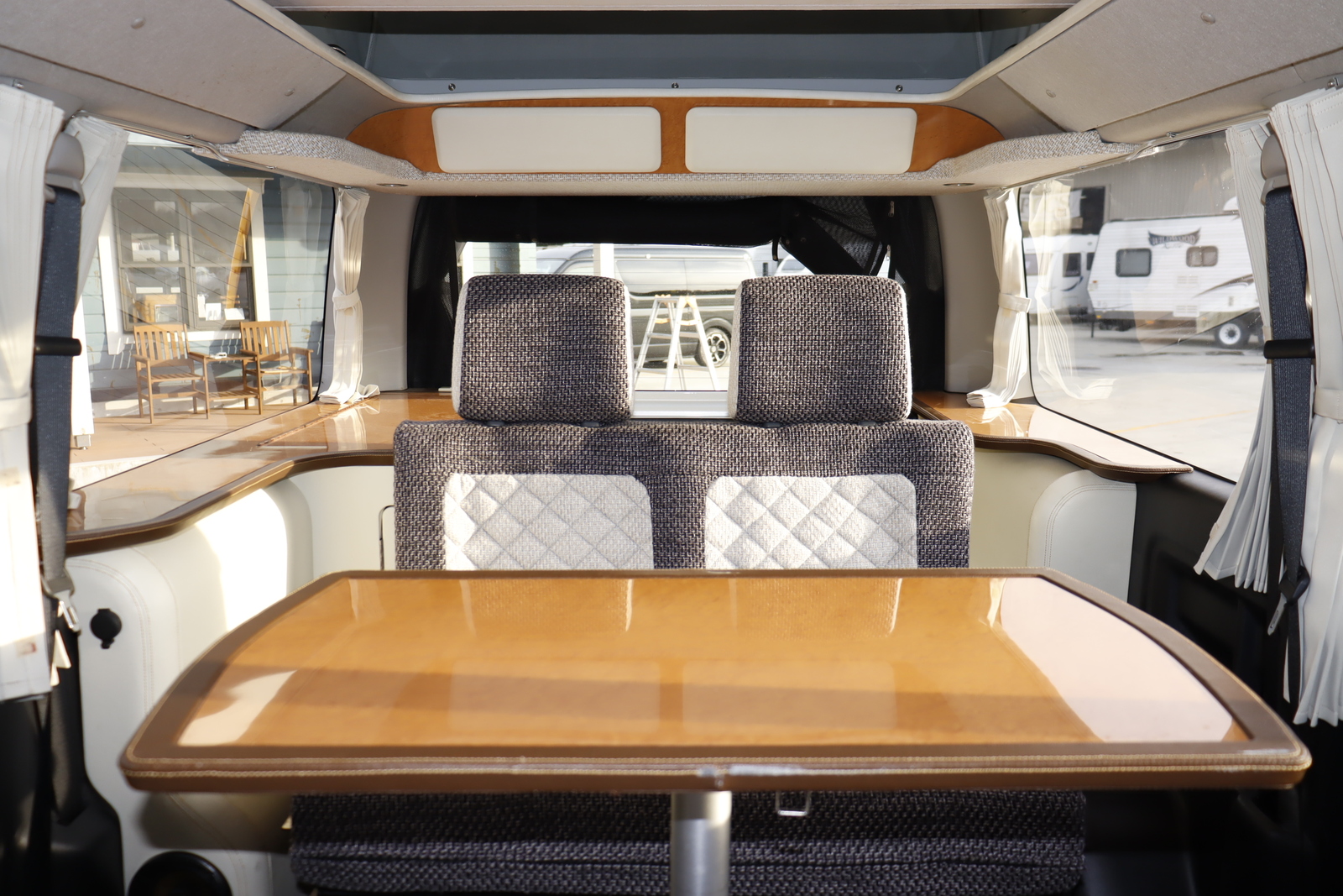 キャンピングカーバンコン