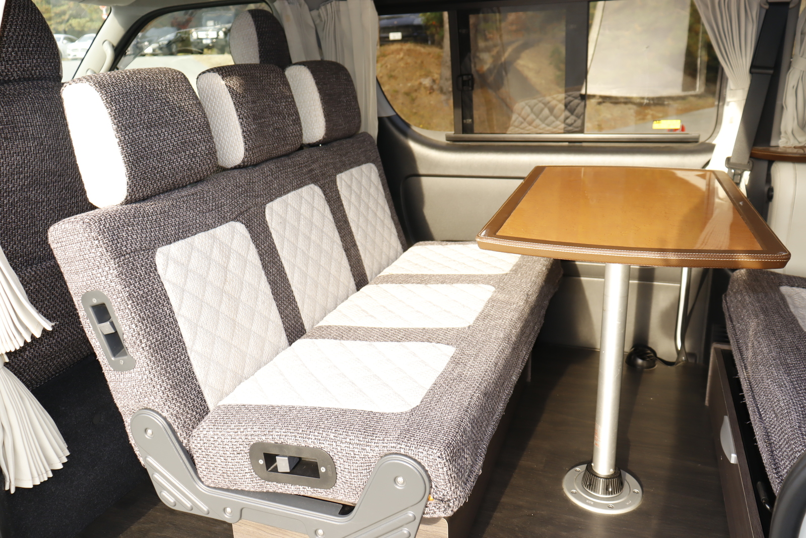 キャンピングカーバンコン