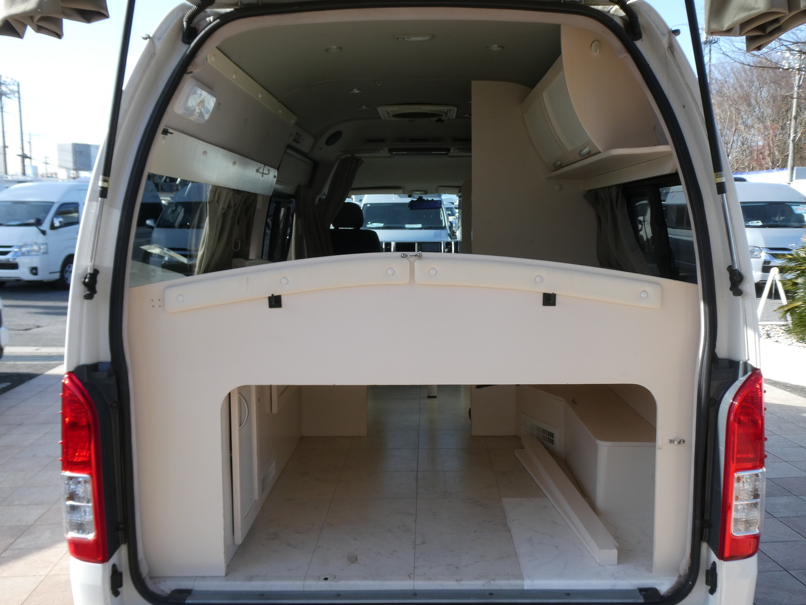 キャンピングカーバンコン