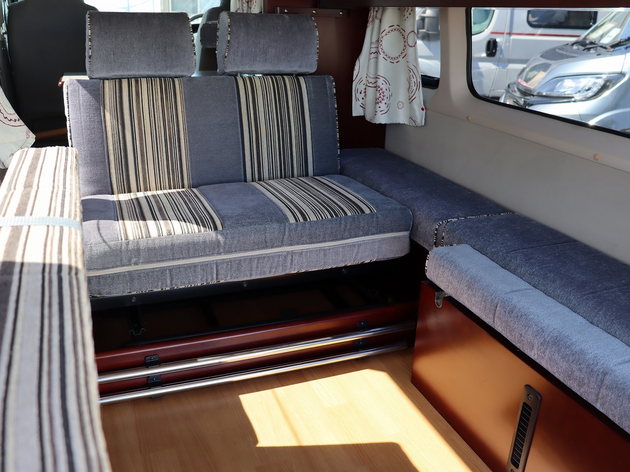 キャンピングカーバンコン