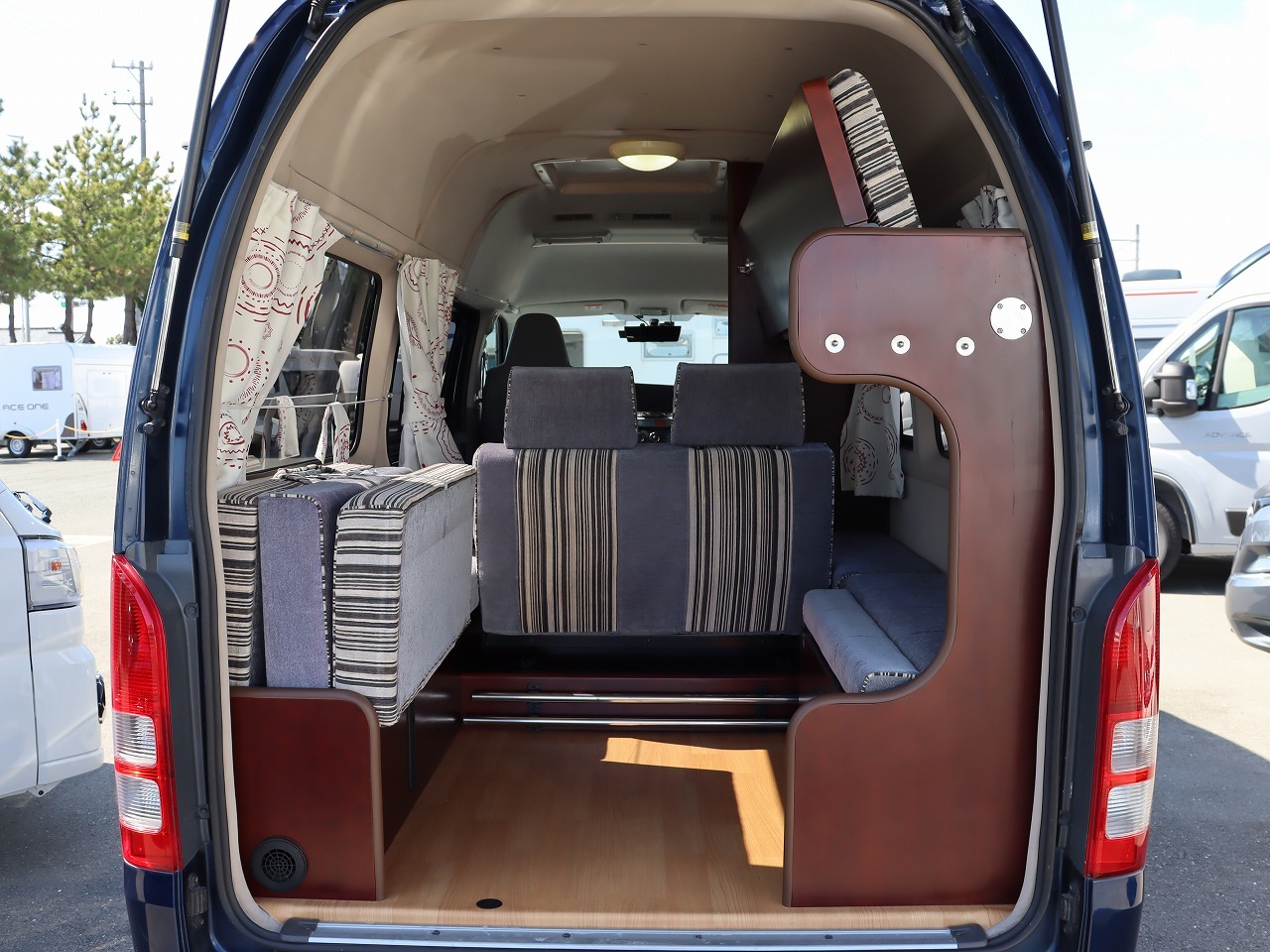 キャンピングカーバンコン