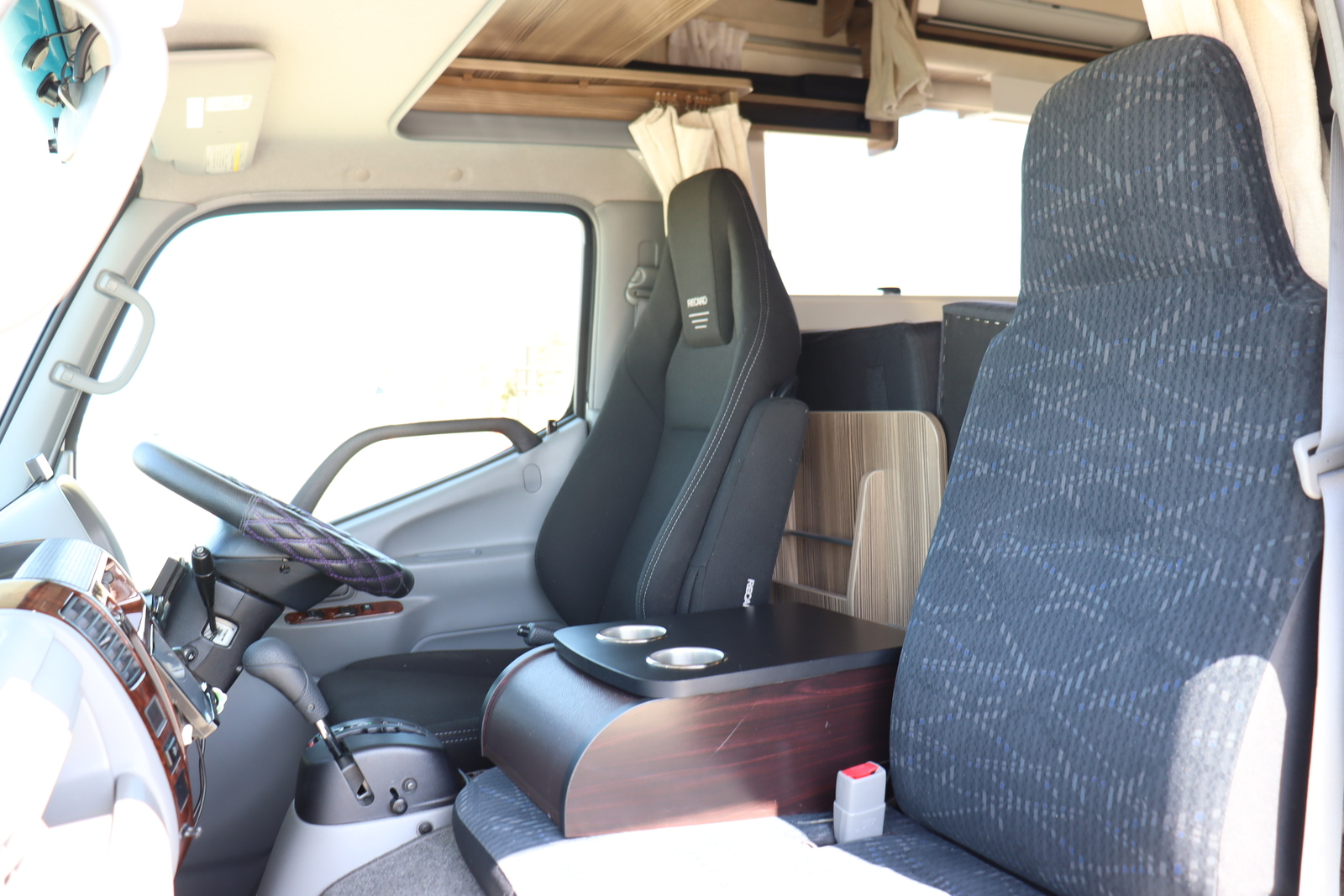 キャンピングカーキャブコン