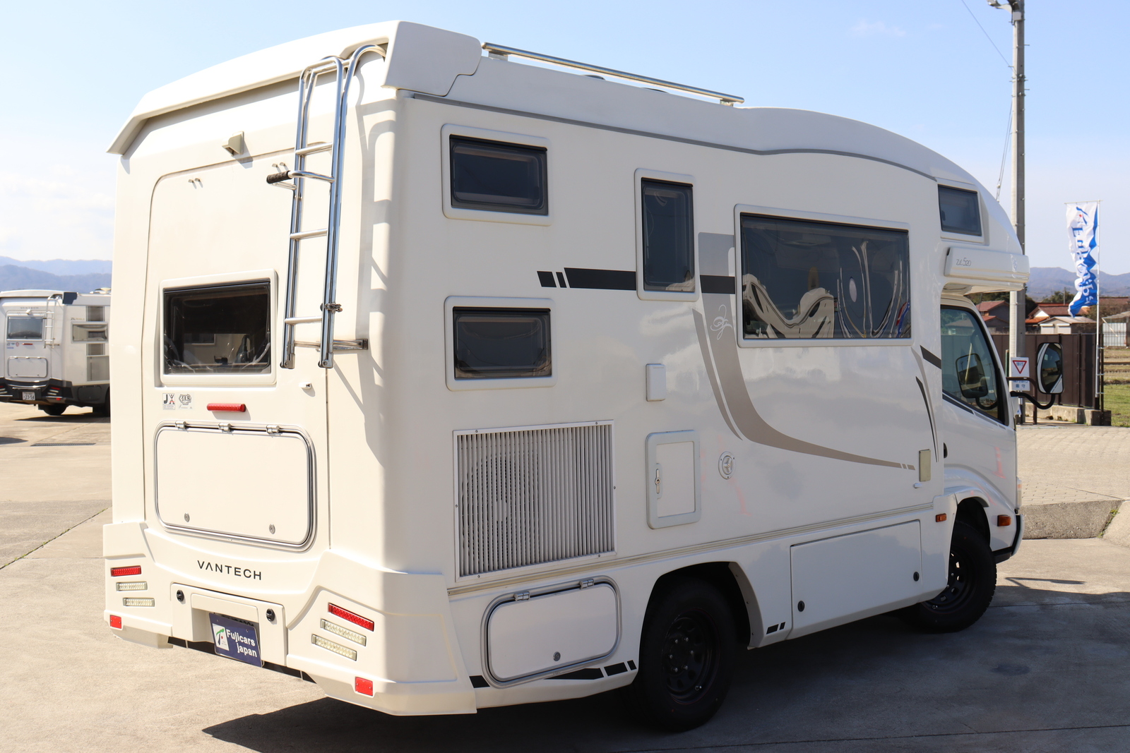 キャンピングカーキャブコン