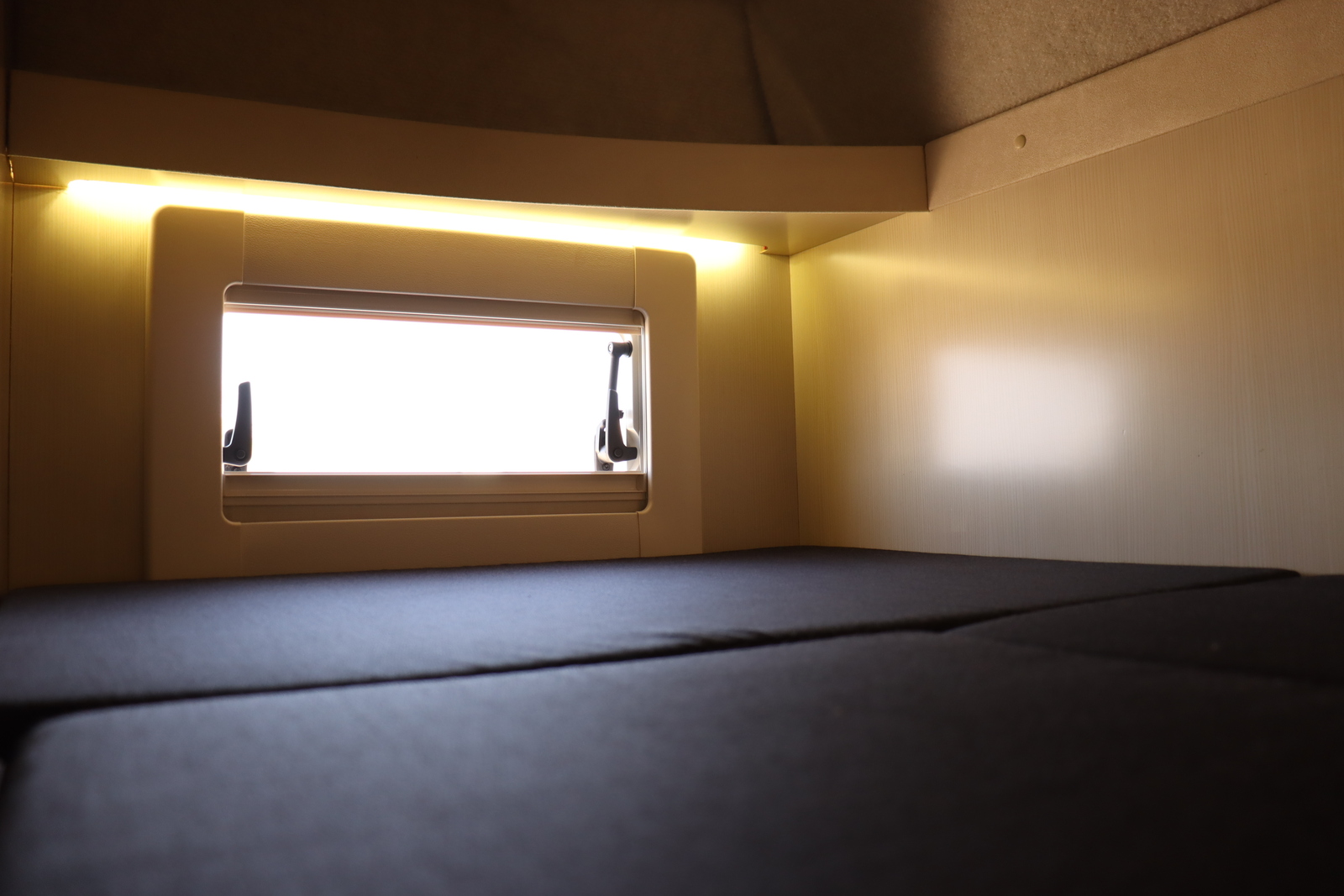 キャンピングカーキャブコン