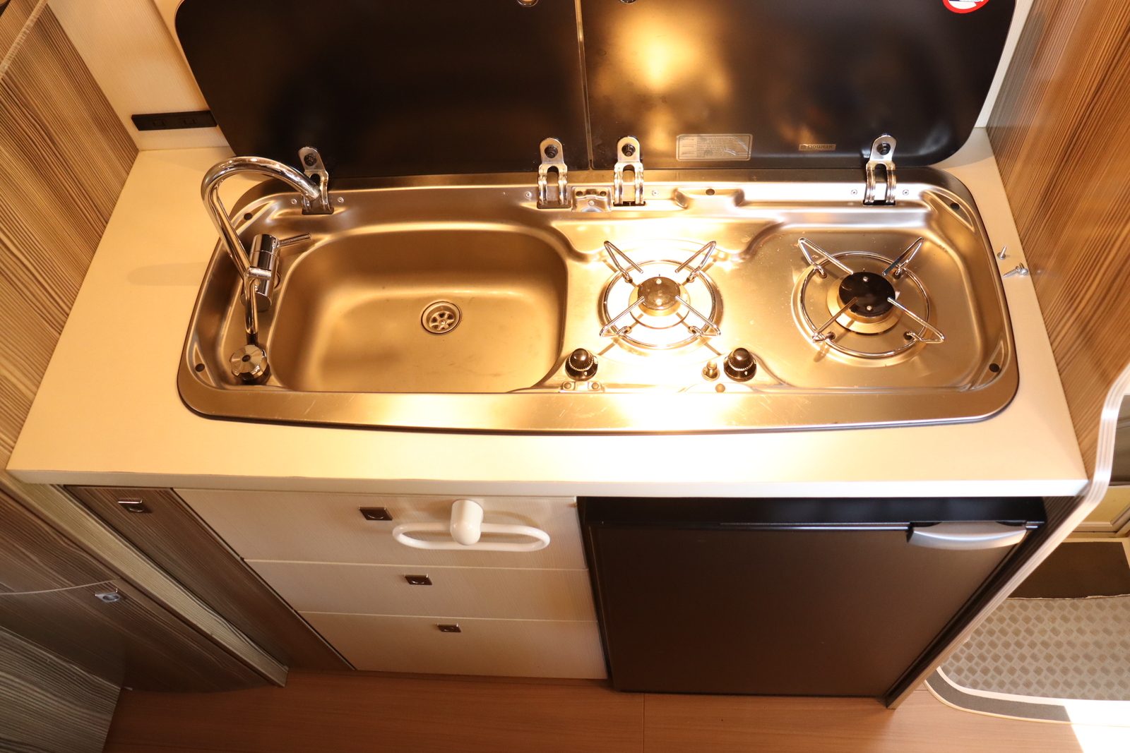 キャンピングカーキャブコン