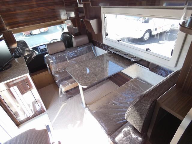 キャンピングカーキャブコン